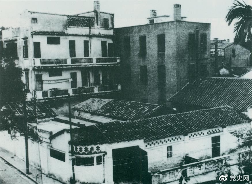  1923年6月12日至20日，中国共产党在广州东山恤孤院路后街31号（今恤孤院路3号）召开第三次全国代表大会，图为大会旧址。